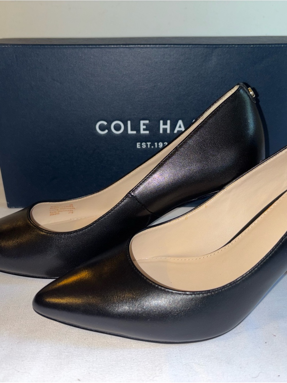 Cole Haan Gemma Black Leather Pointed-Toe Pumps size 6 with original box EUC